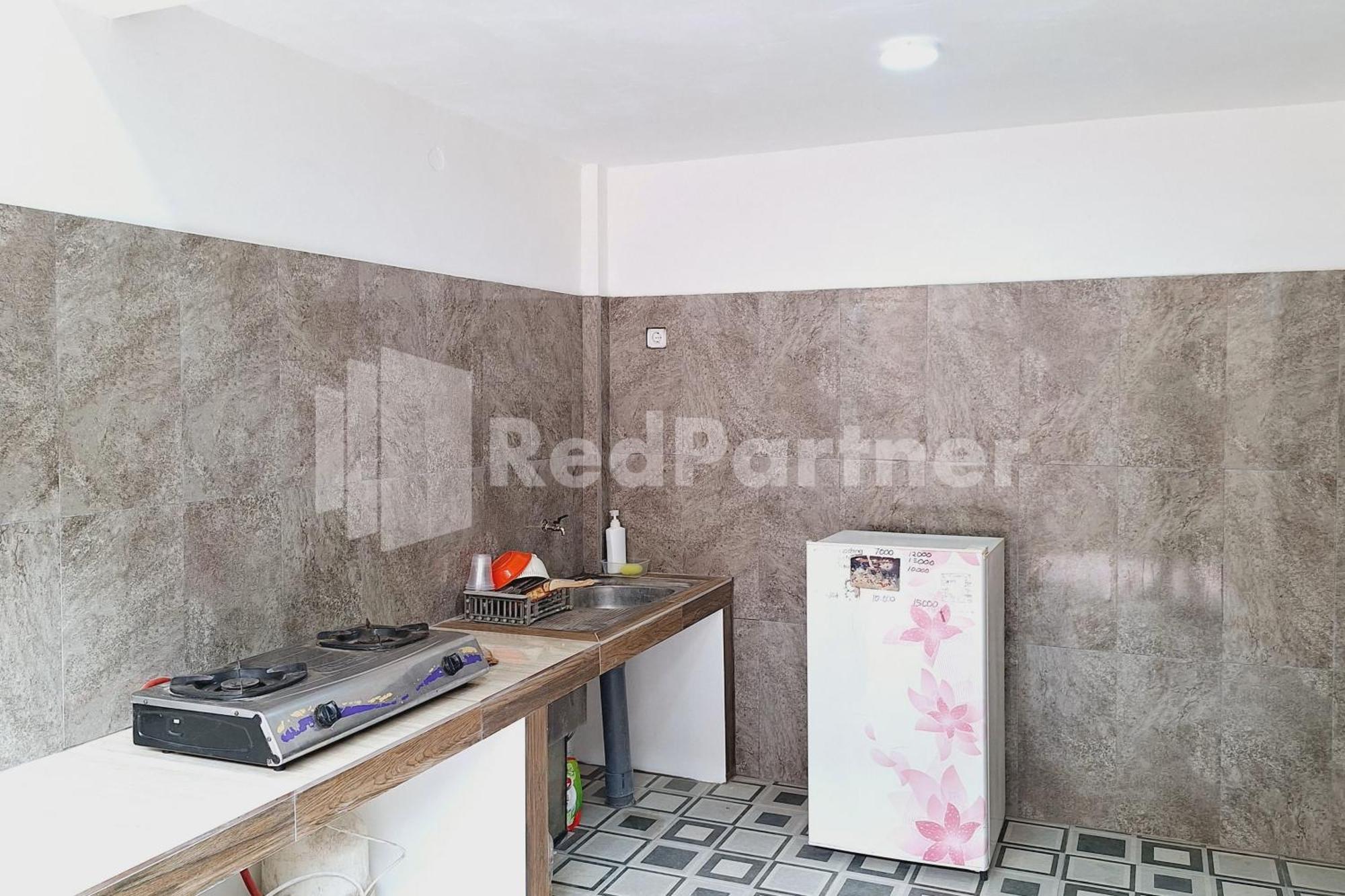 Griya Prashasta Mitra Reddoorz Ξενοδοχείο Kediri  Εξωτερικό φωτογραφία